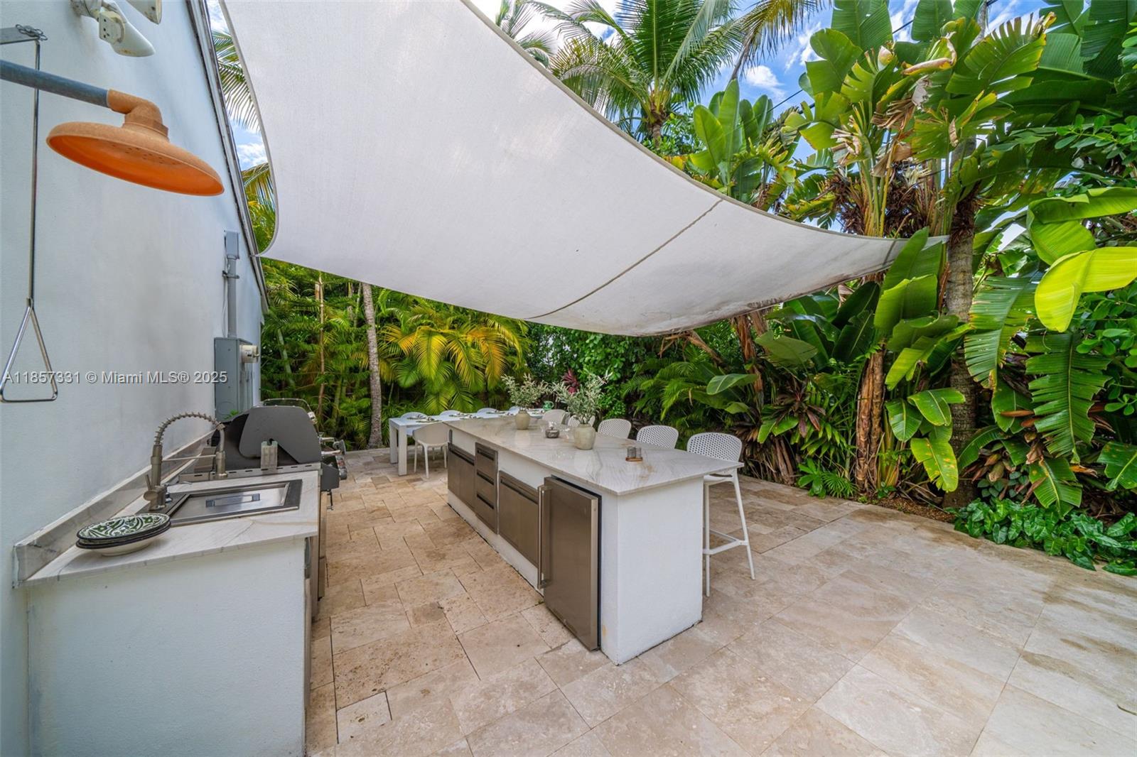 BAY LURE - Residential