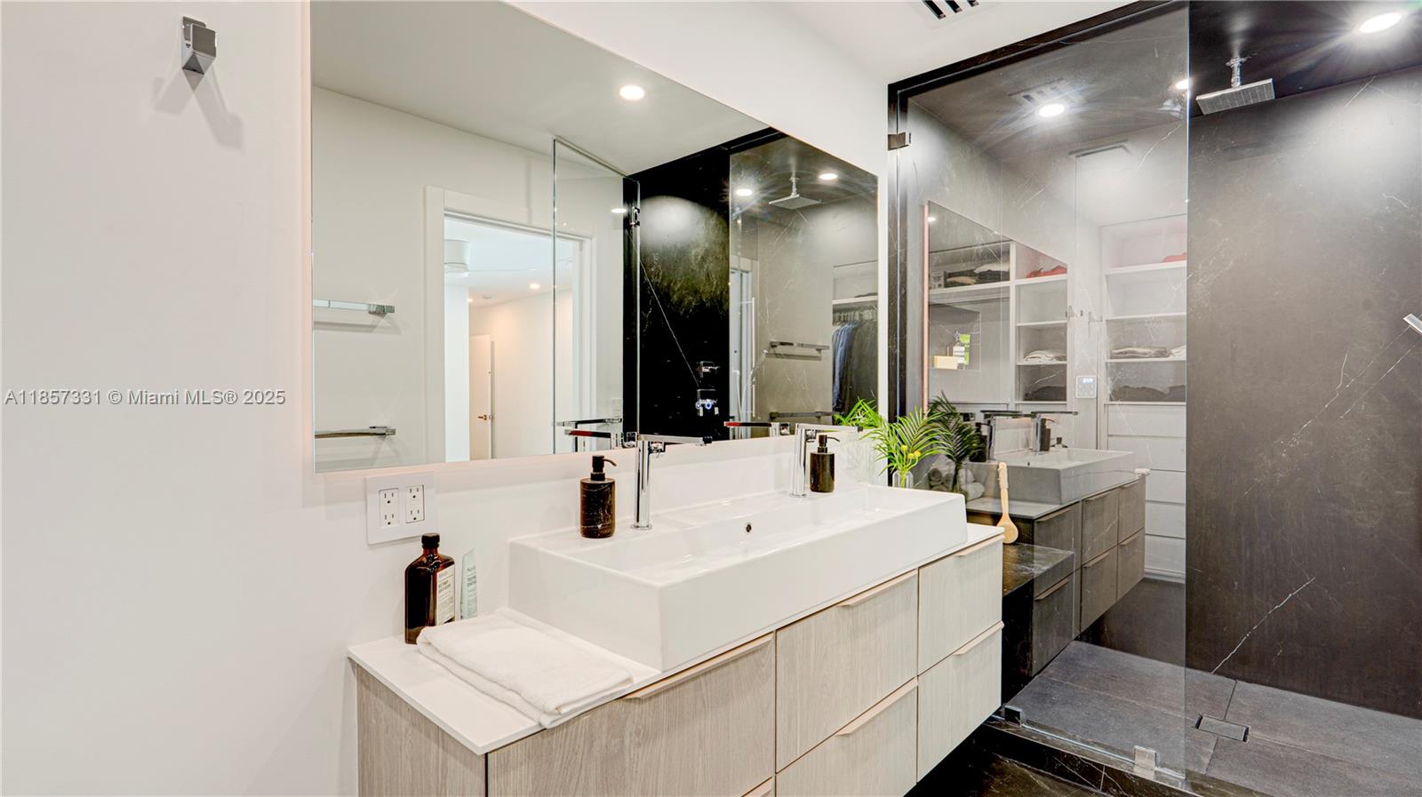 BAY LURE - Residential