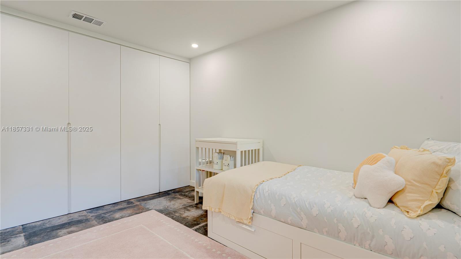 BAY LURE - Residential