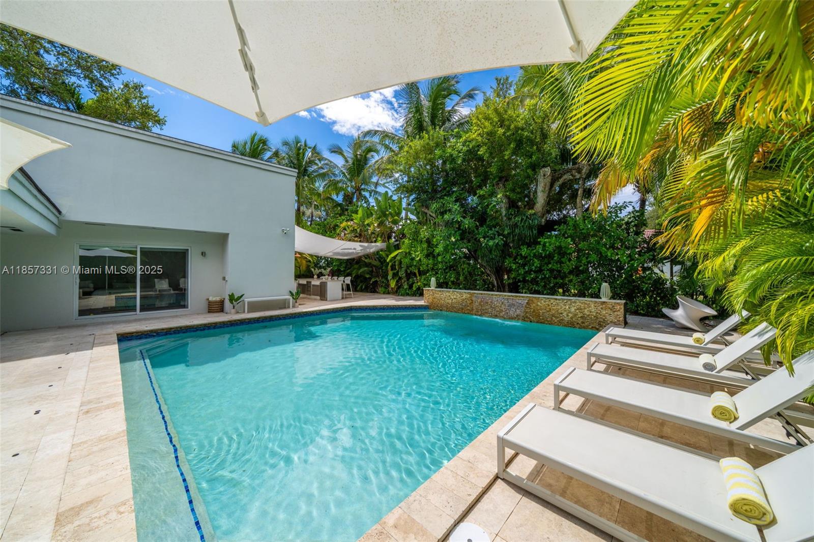 BAY LURE - Residential