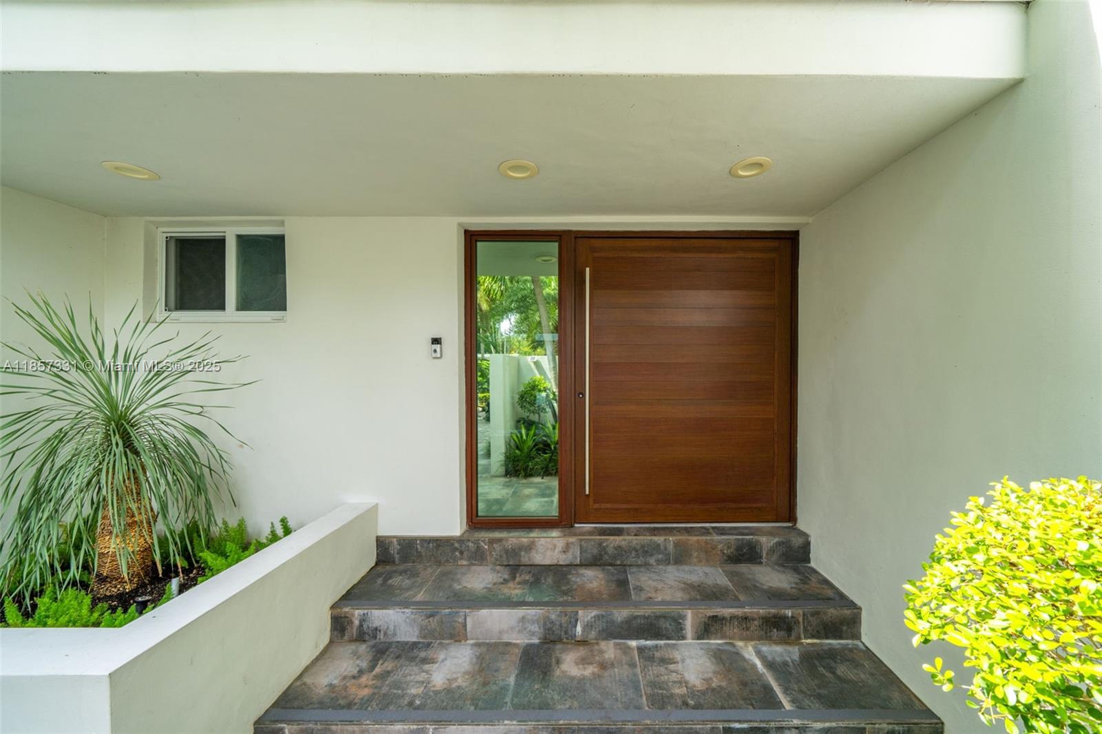 BAY LURE - Residential