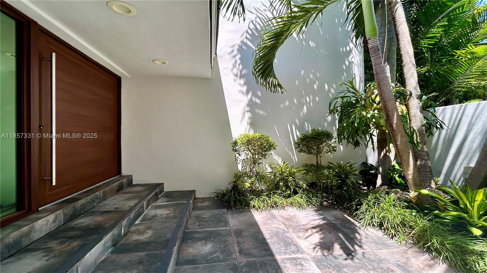 BAY LURE - Residential