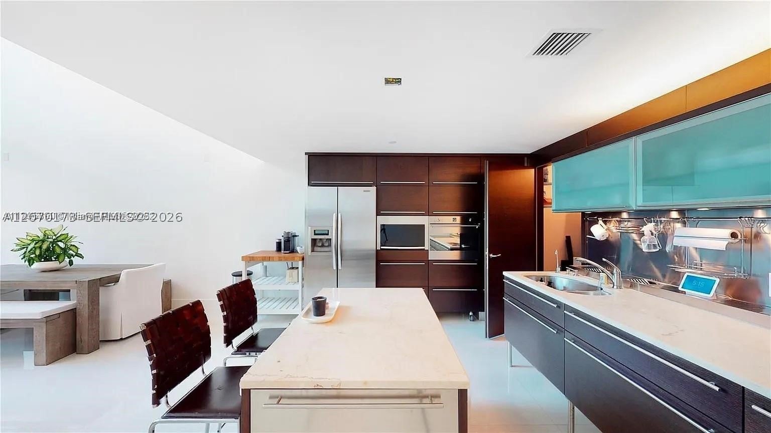 6000 Collins Ave 124