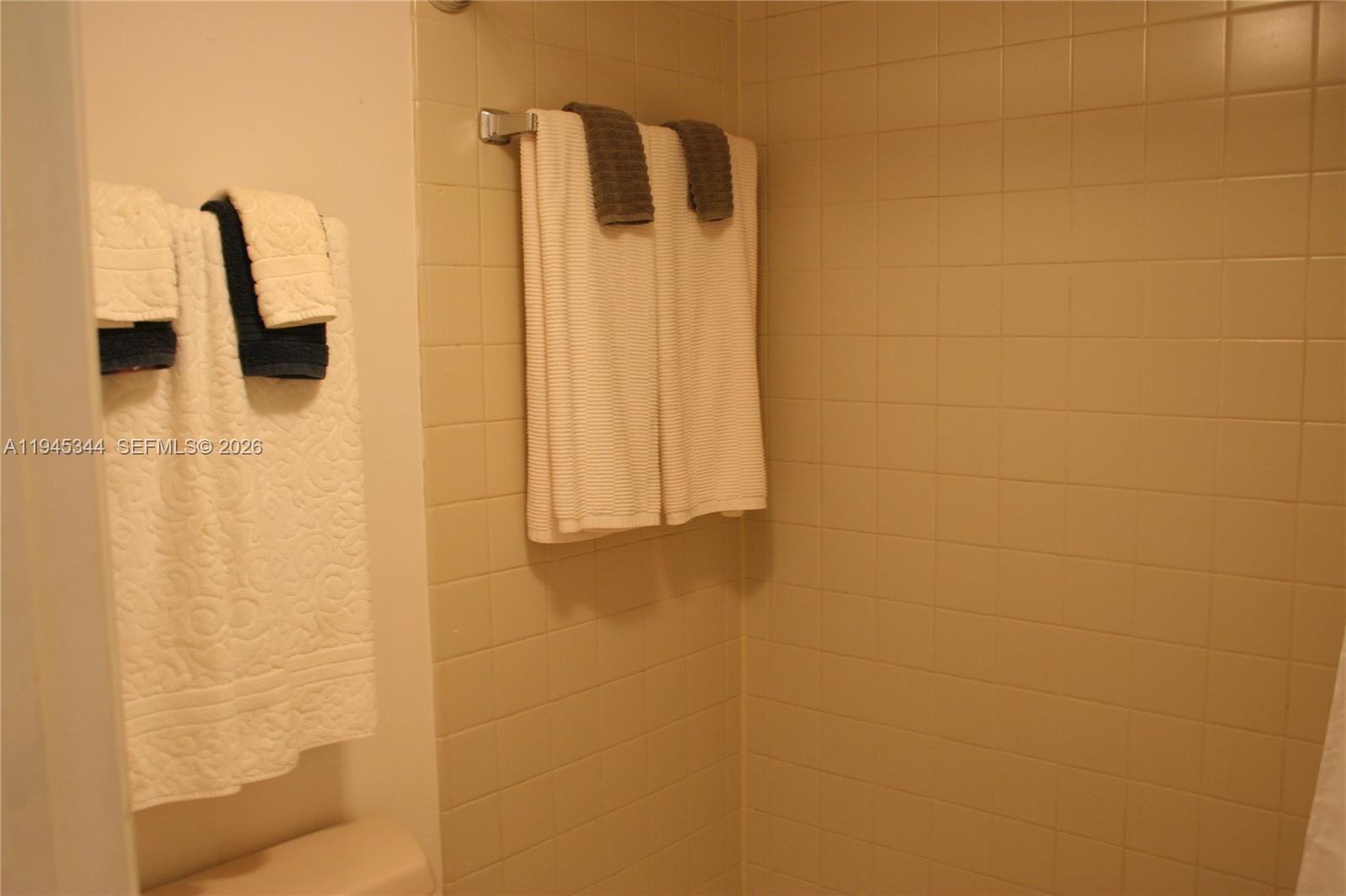 TAMARIND BAY CLUB CONDOMI - Residential