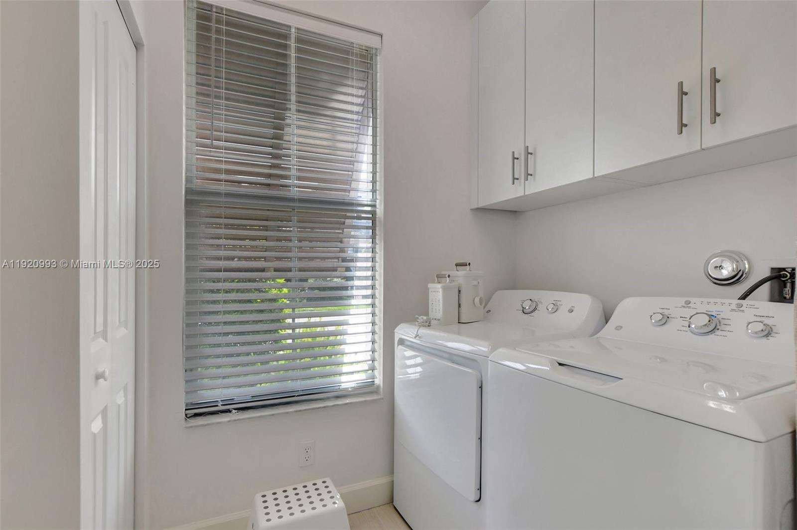 POINTE 100 CONDO - Residential Lease