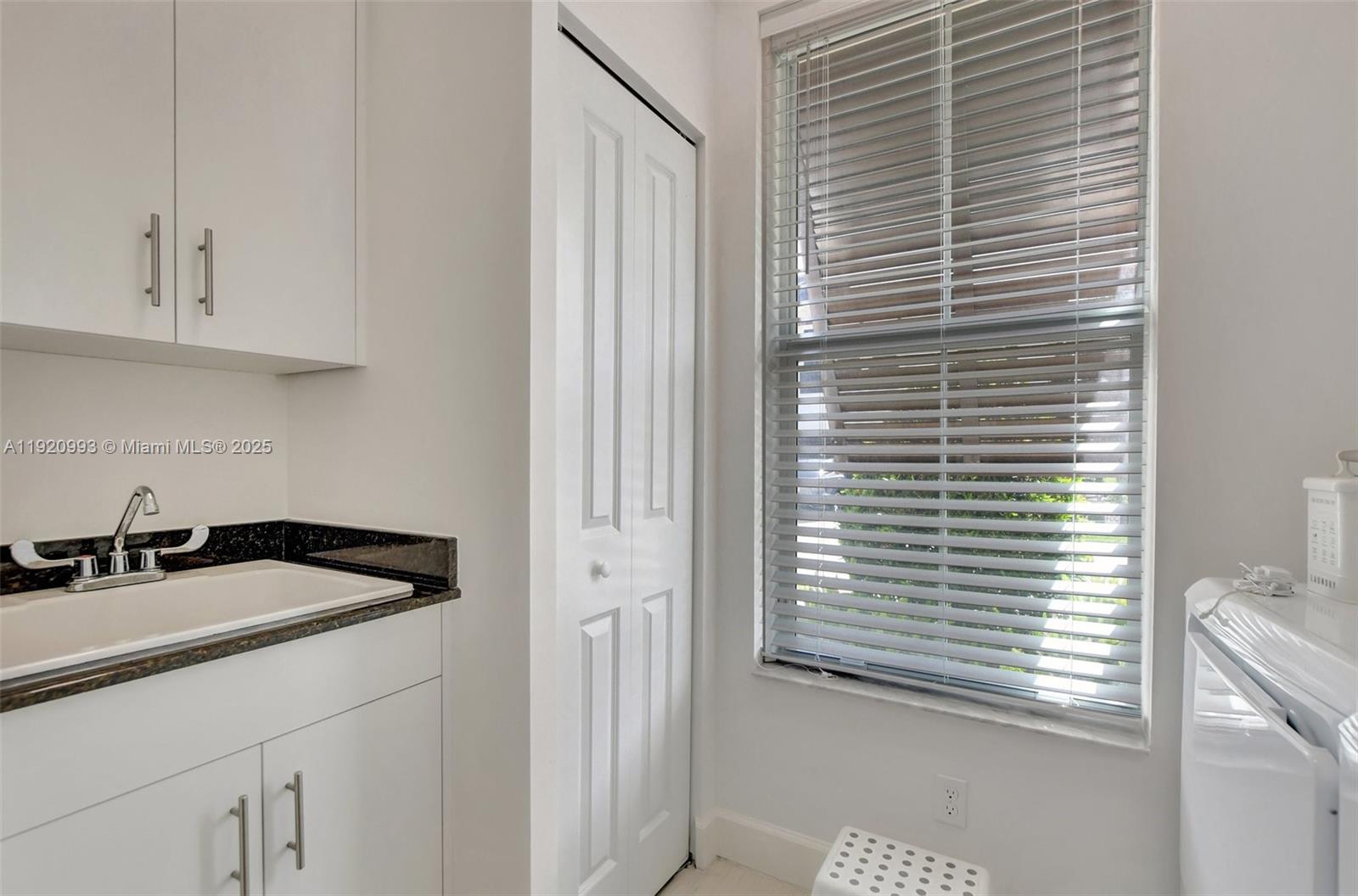 POINTE 100 CONDO - Residential Lease