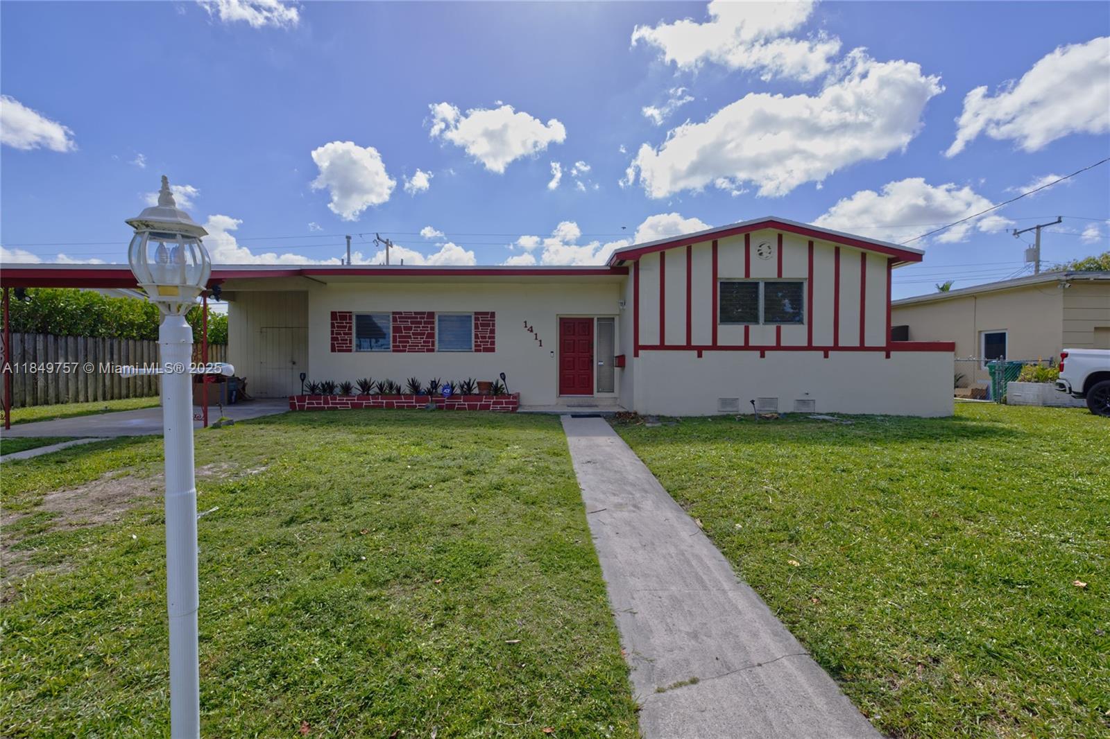 1411 SW 82nd Ct, Miami, FL, 33144/$835,000 1 1411 SW 82nd Ct