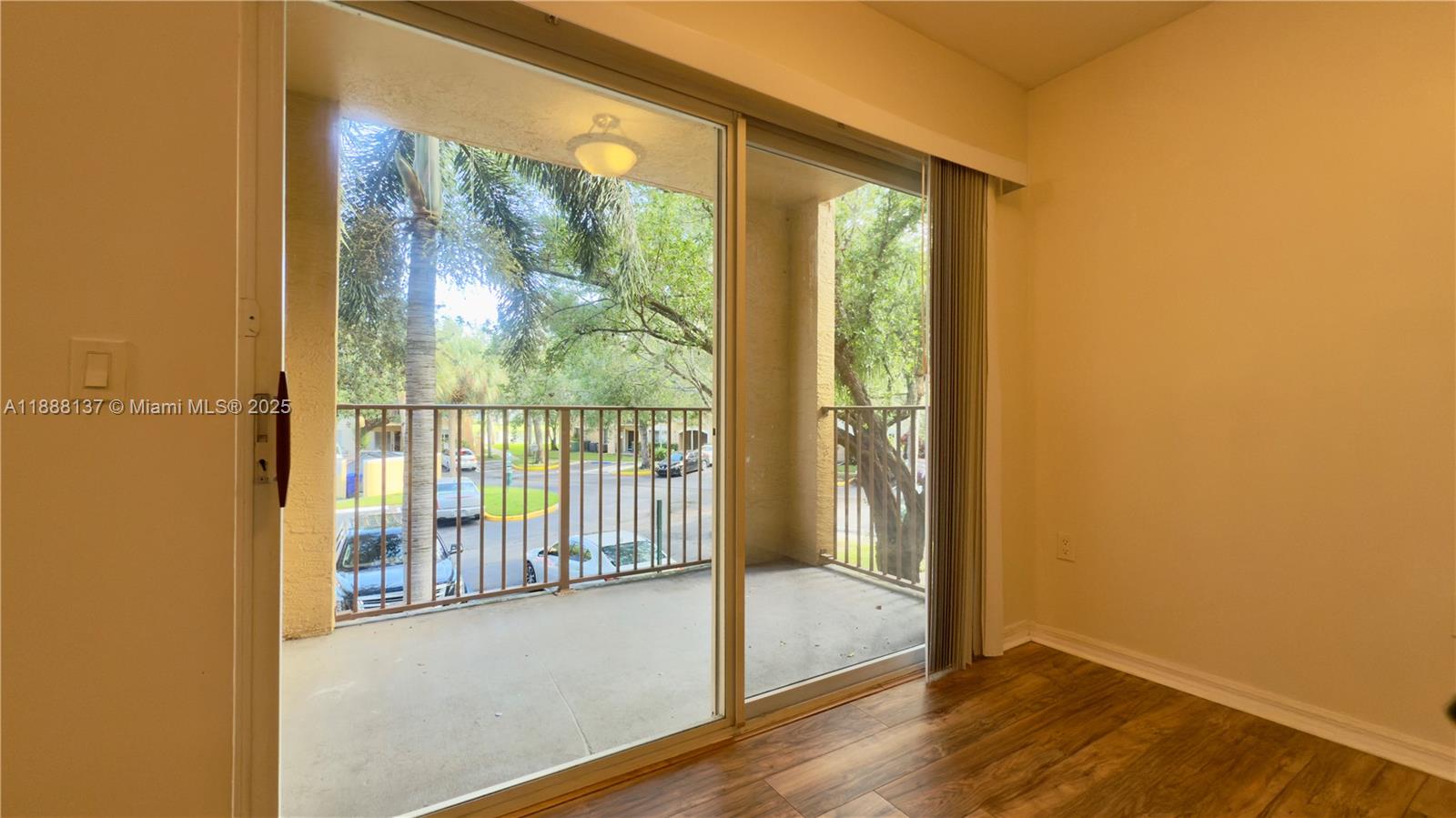 EMERALD ISLE AT LAGUNA LA - Residential Lease