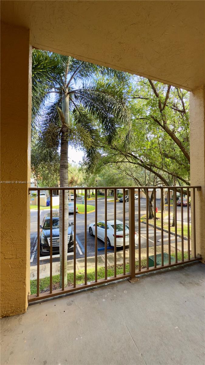 EMERALD ISLE AT LAGUNA LA - Residential Lease