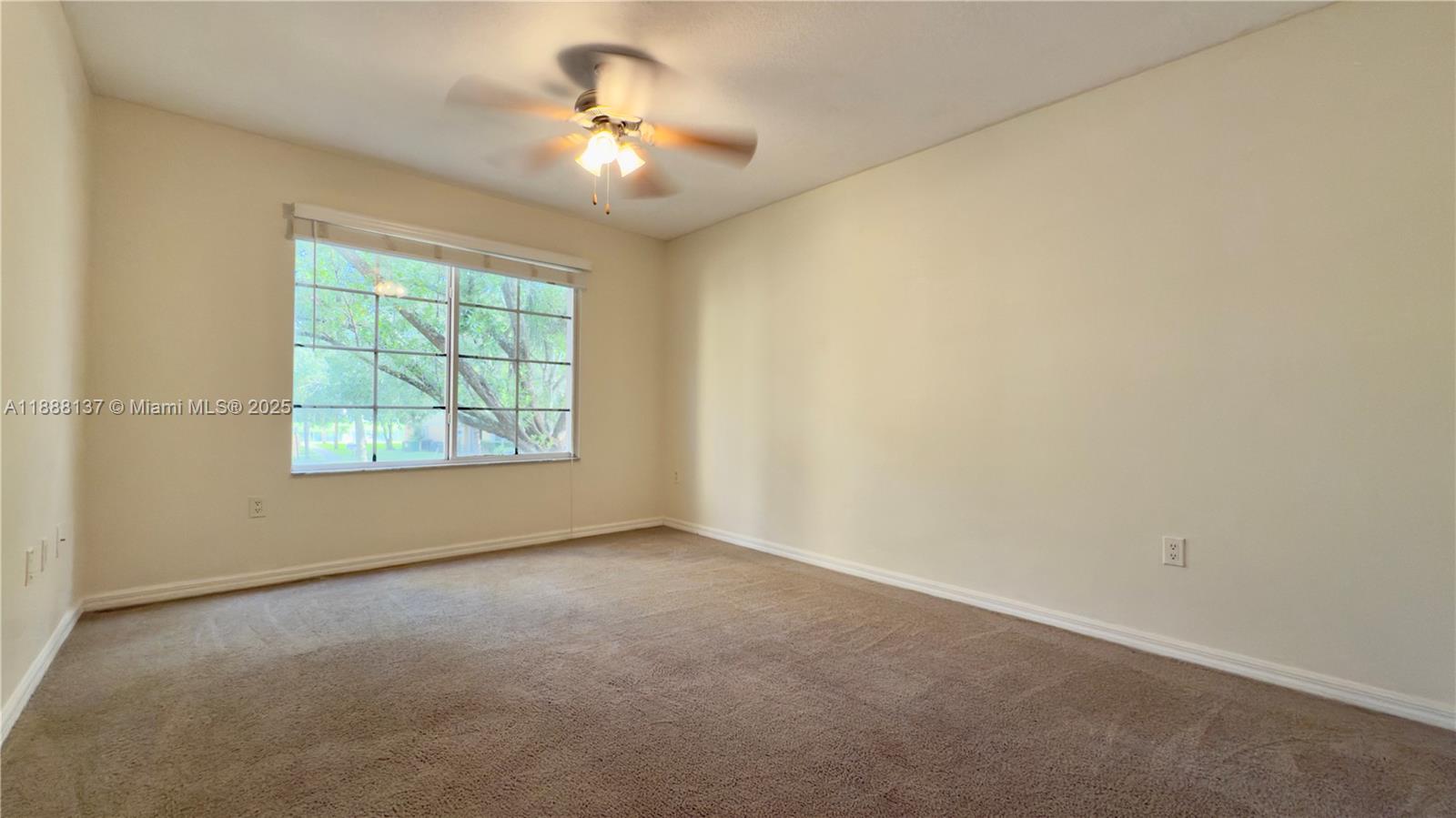 EMERALD ISLE AT LAGUNA LA - Residential Lease