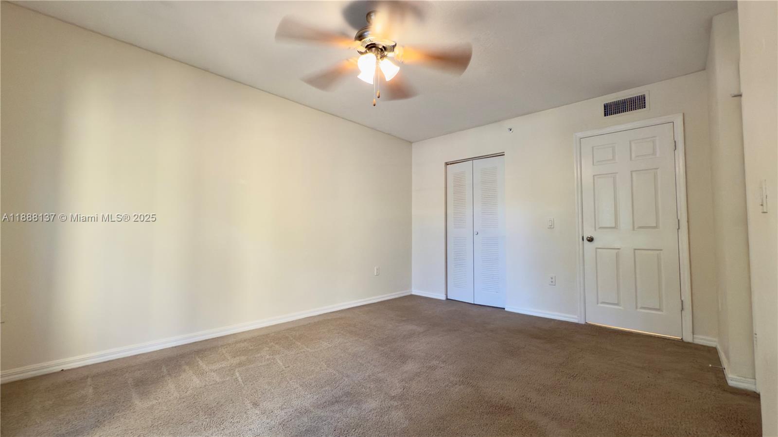 EMERALD ISLE AT LAGUNA LA - Residential Lease