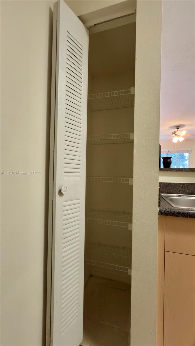 EMERALD ISLE AT LAGUNA LA - Residential Lease