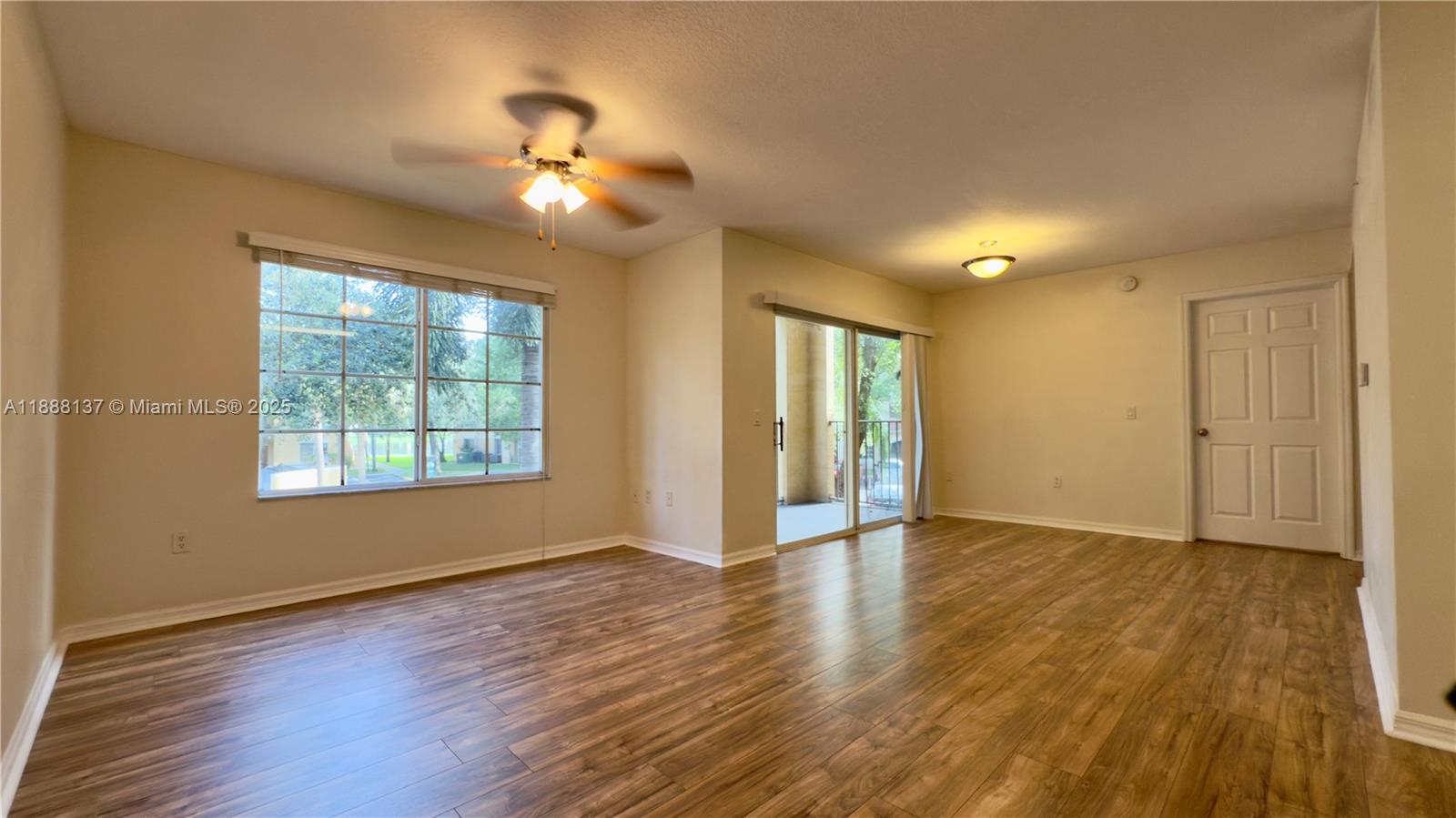 EMERALD ISLE AT LAGUNA LA - Residential Lease