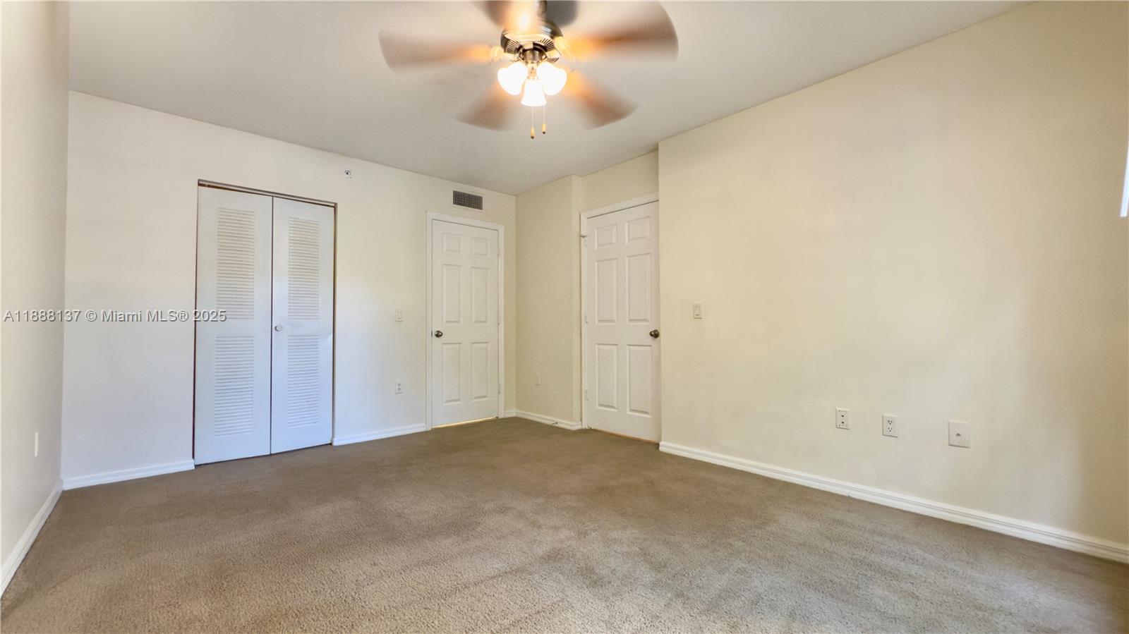 EMERALD ISLE AT LAGUNA LA - Residential Lease