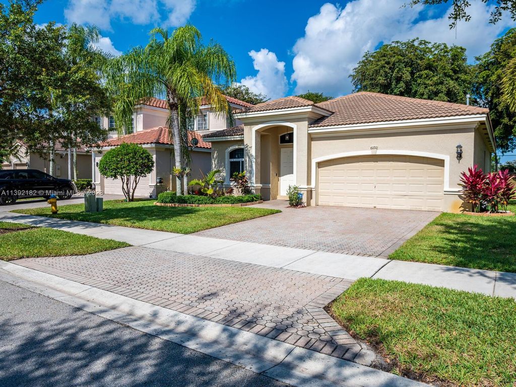 Photo of 6151 SW 195th Ave, Pembroke Pines, FL 33332 (MLS # A11392182)