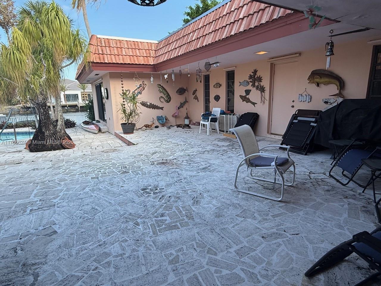 HOLLYWOOD GOLF ESTATES SE - Residential