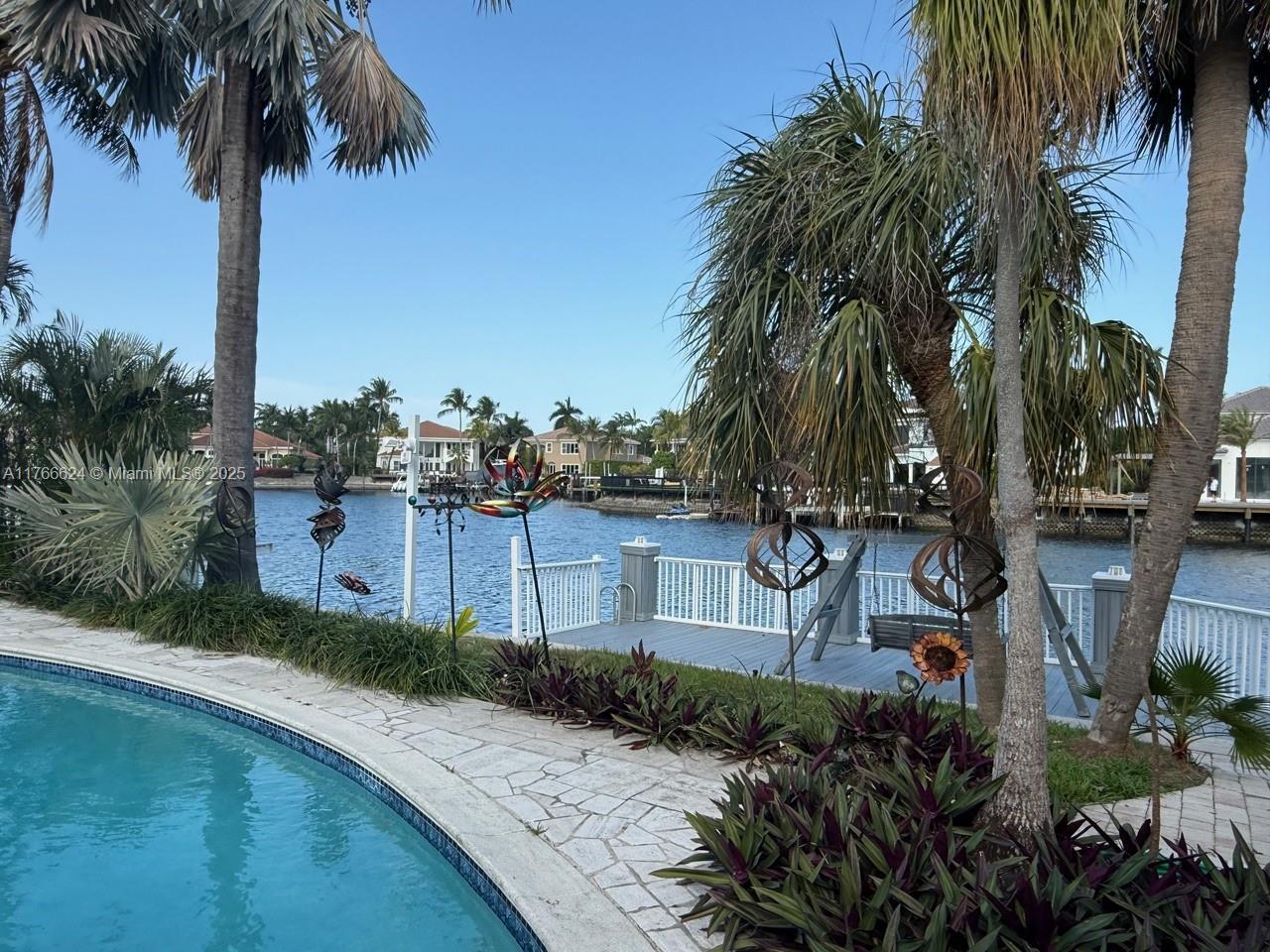 HOLLYWOOD GOLF ESTATES SE - Residential