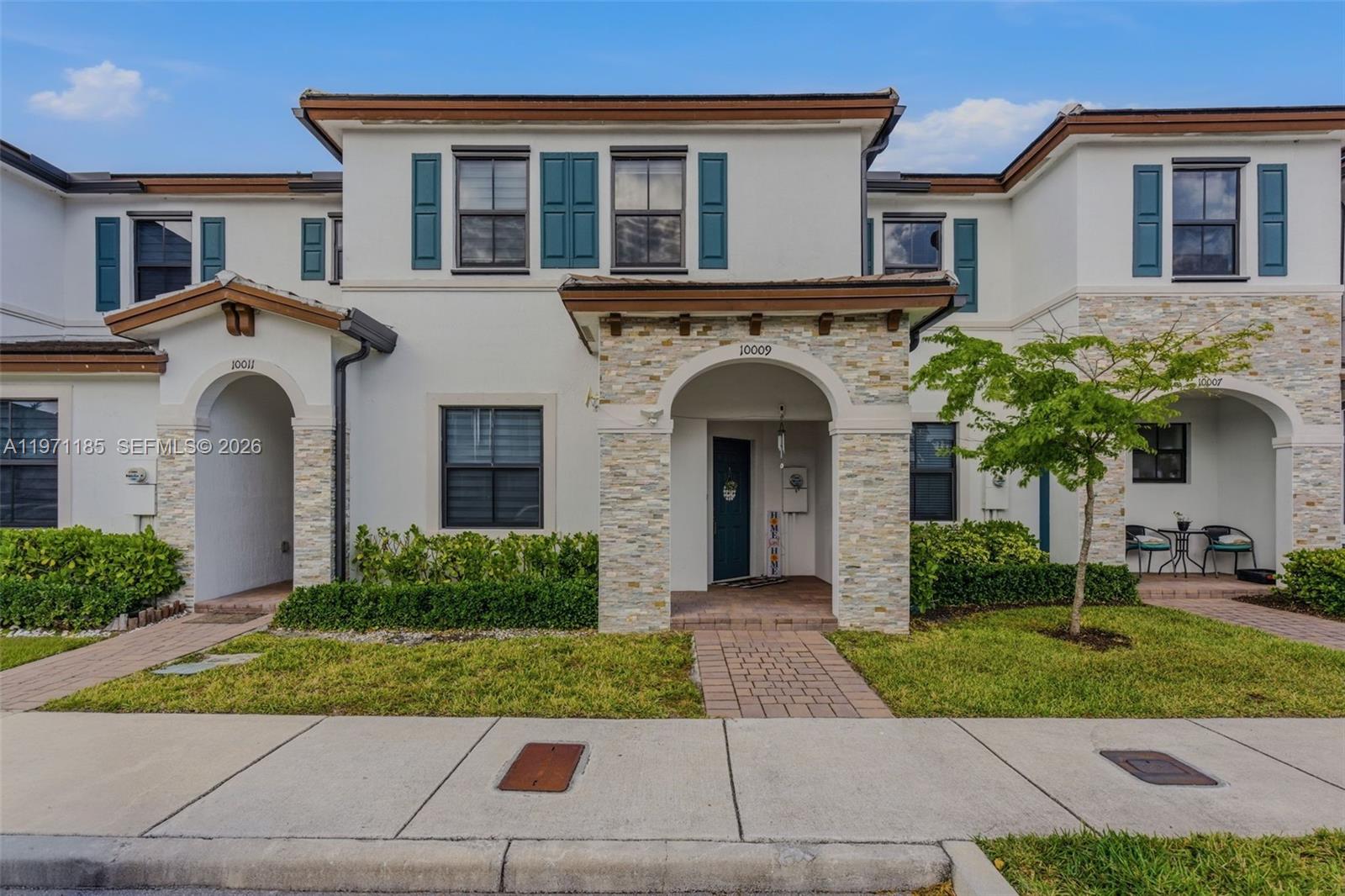 ENCLAVE SOUTH PHASE 2 - Residential