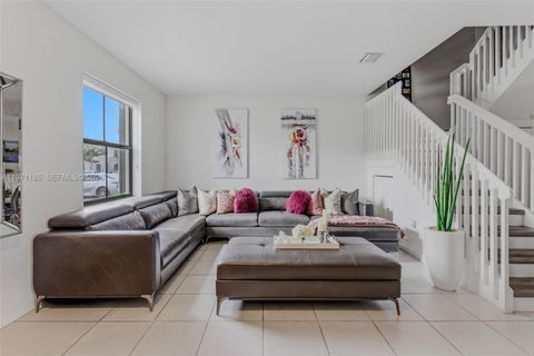 10009 SW 228th Ter . Miami FL 33190