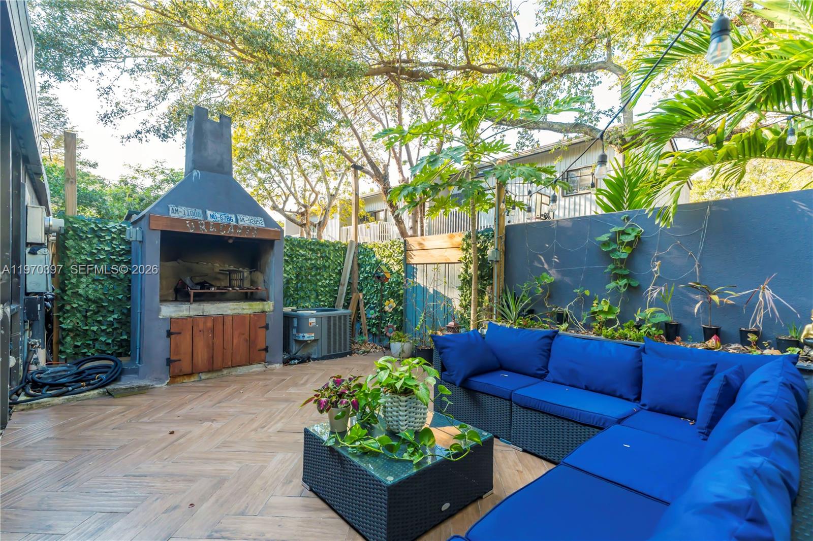 HOLLYWOOD GARDENS CONDOMI - Residential