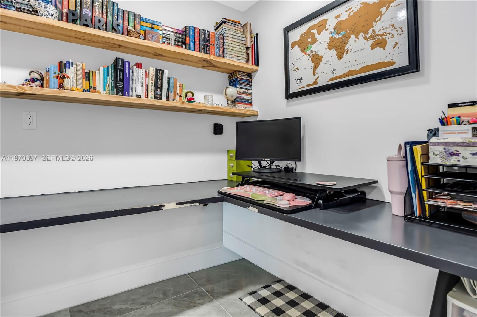 HOLLYWOOD GARDENS CONDOMI - Residential