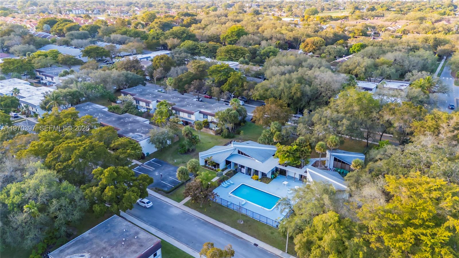 HOLLYWOOD GARDENS CONDOMI - Residential