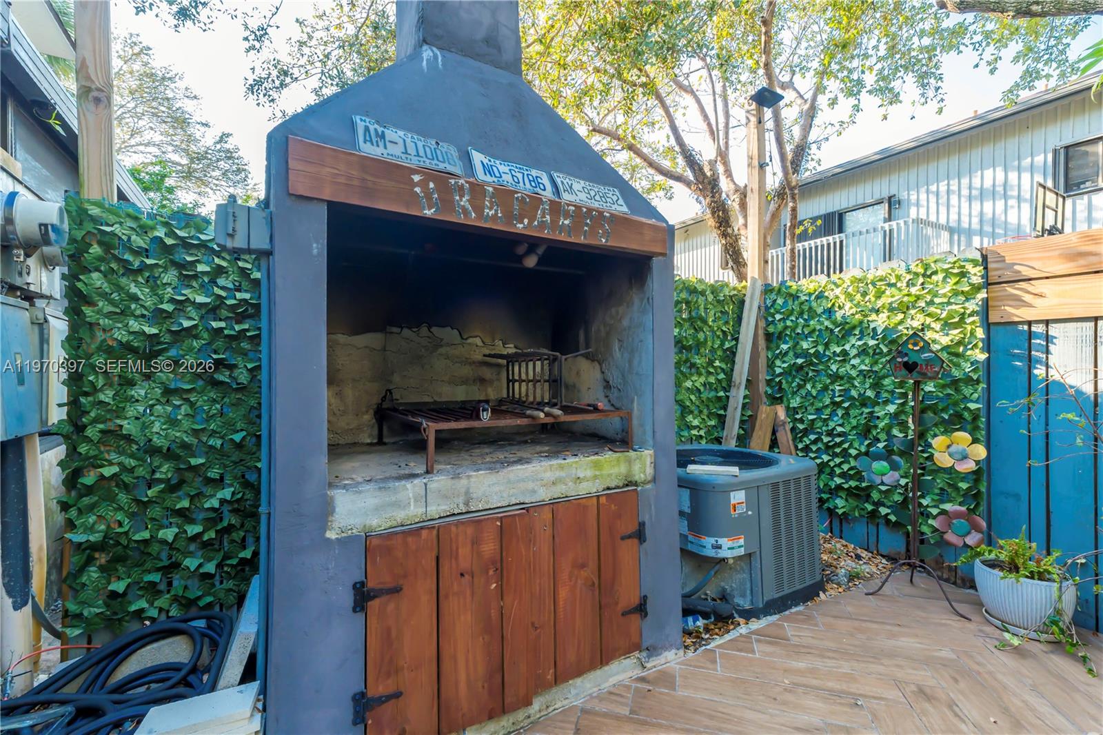 HOLLYWOOD GARDENS CONDOMI - Residential