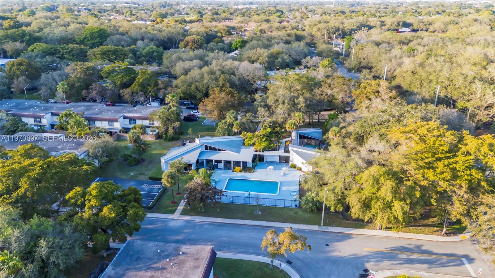 HOLLYWOOD GARDENS CONDOMI - Residential