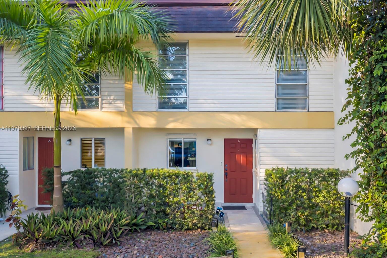 HOLLYWOOD GARDENS CONDOMI - Residential