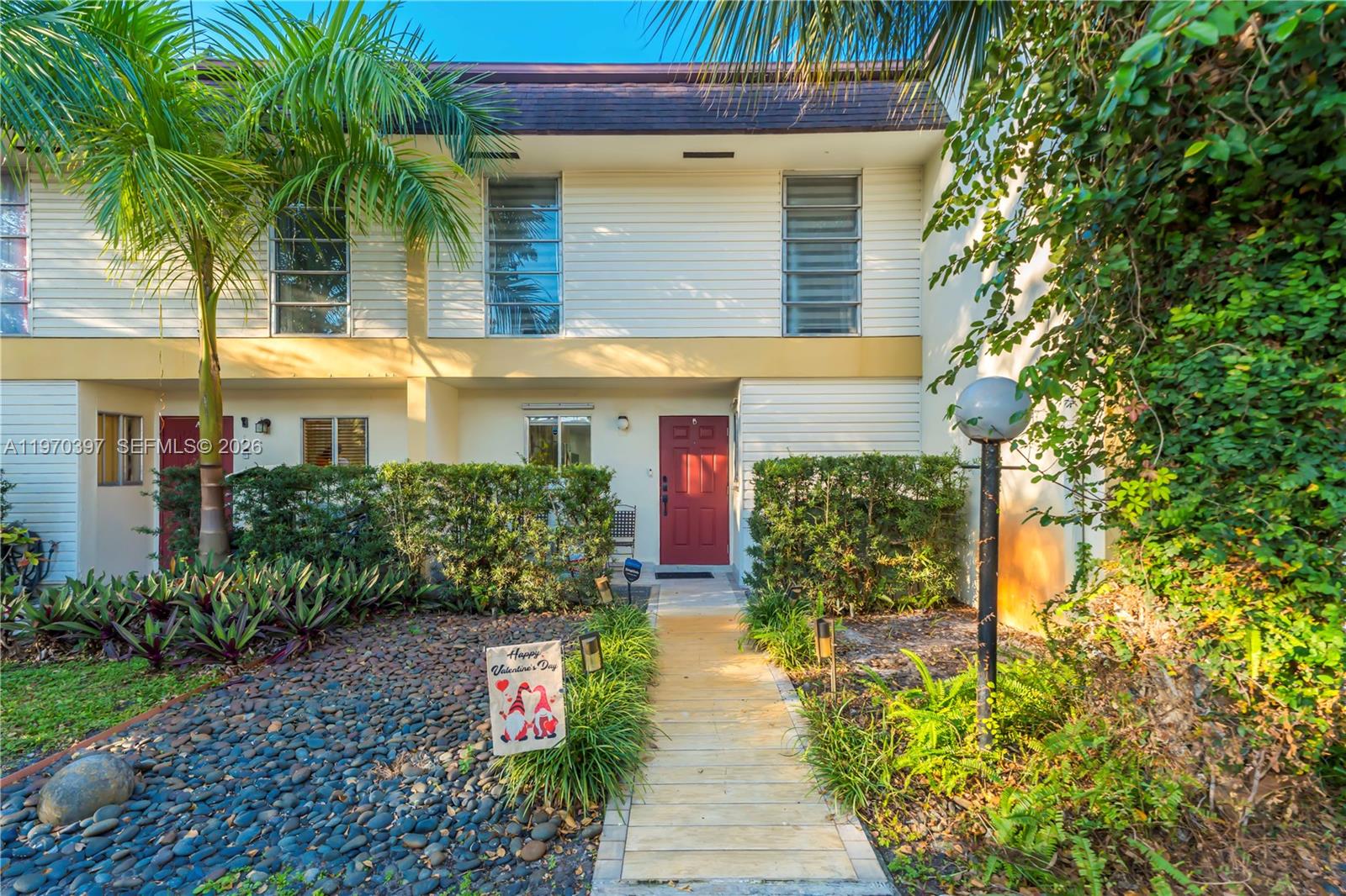 HOLLYWOOD GARDENS CONDOMI - Residential