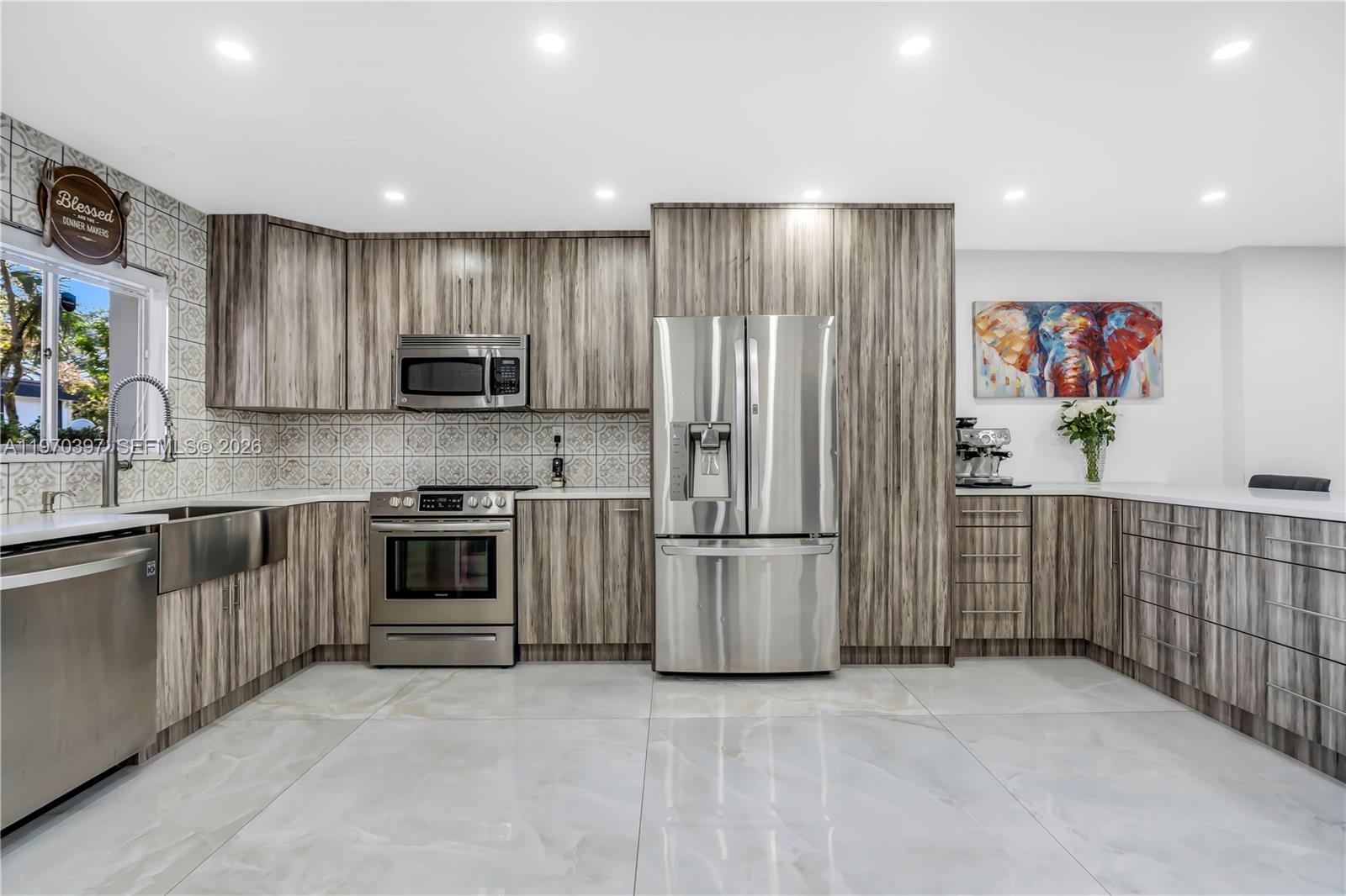 HOLLYWOOD GARDENS CONDOMI - Residential