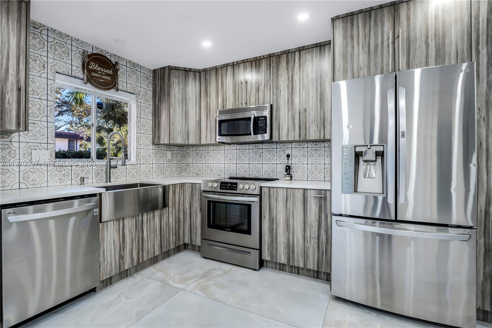 HOLLYWOOD GARDENS CONDOMI - Residential