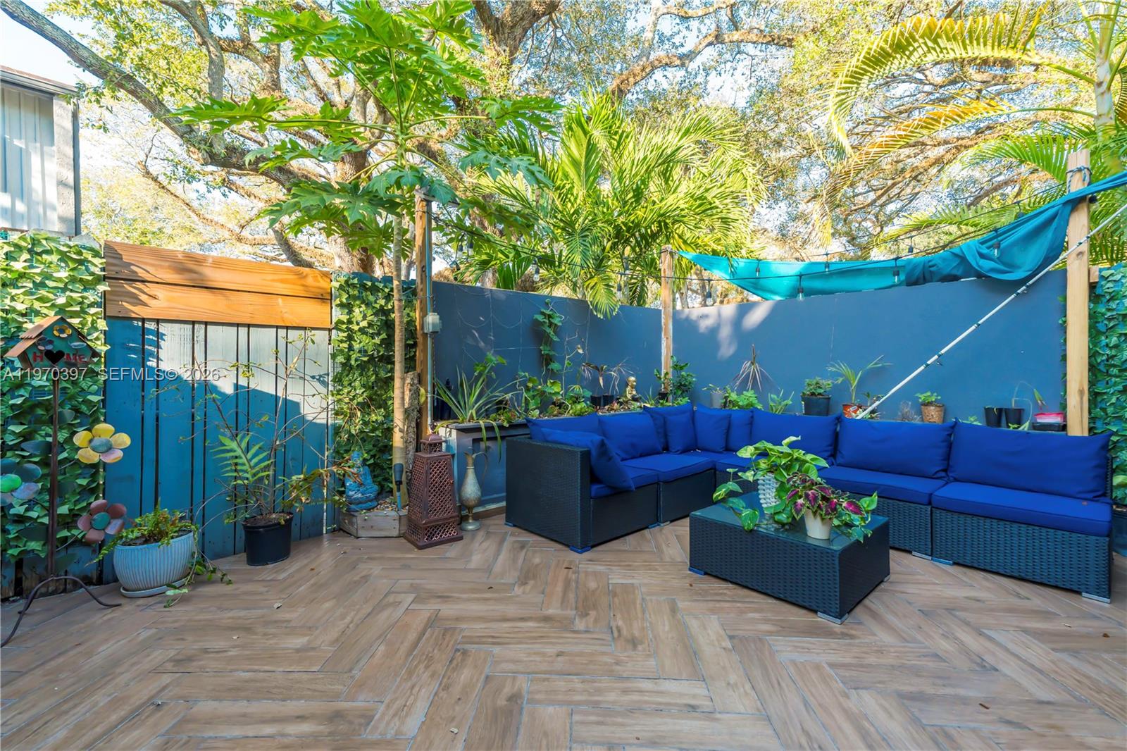 HOLLYWOOD GARDENS CONDOMI - Residential