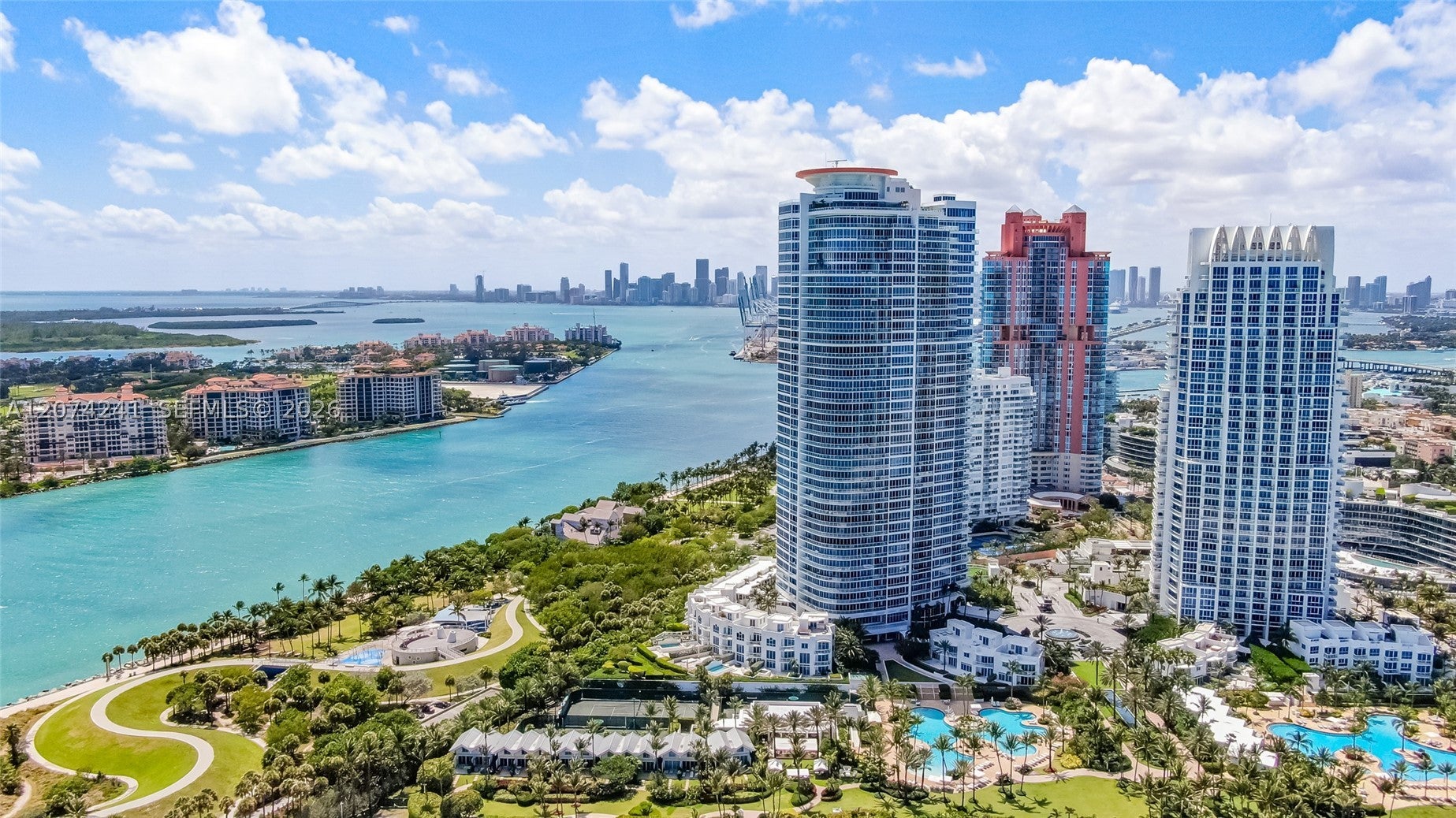 100 S Pointe Dr 1810