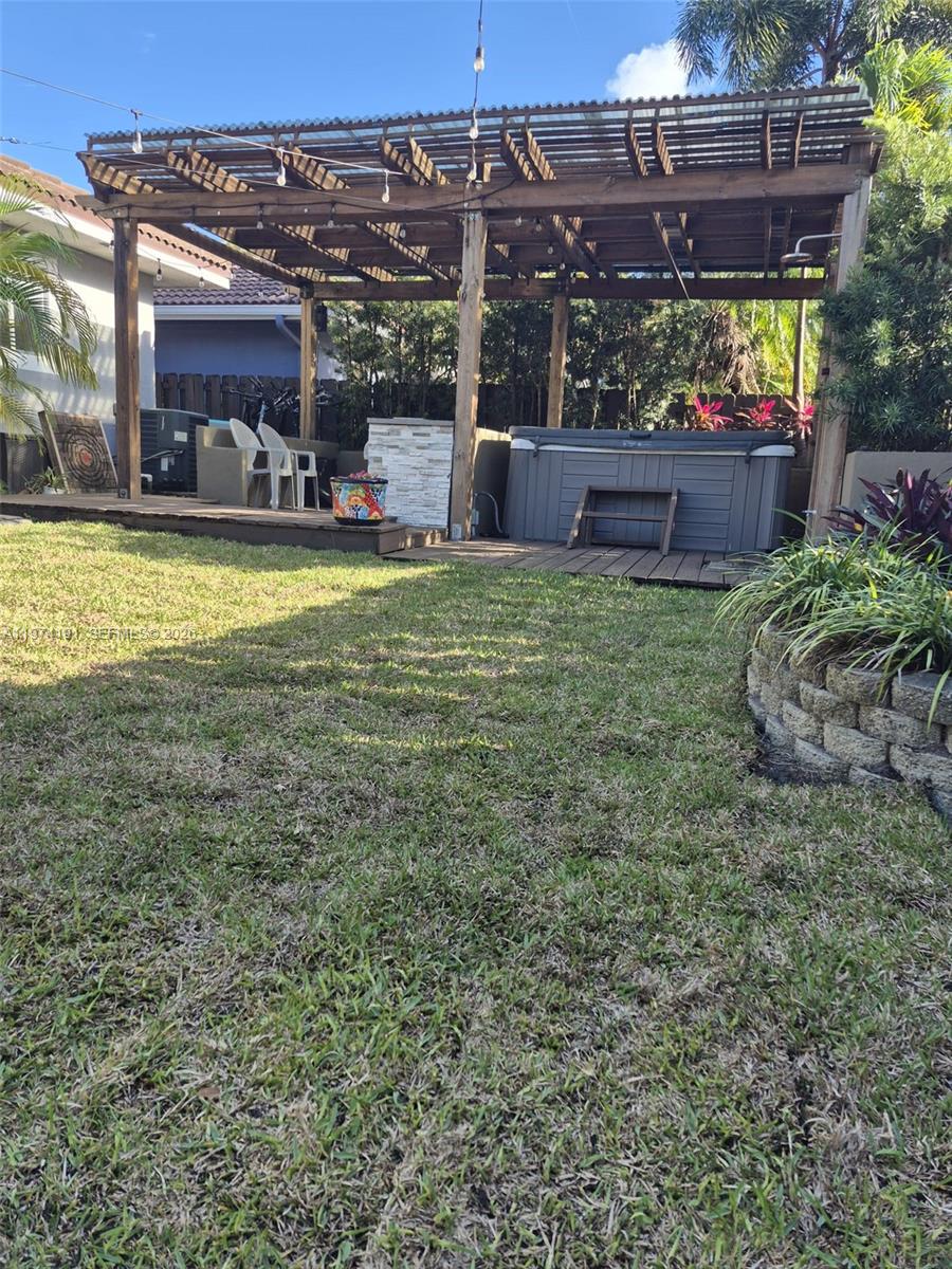 HOLLYWOOD GARDENS - Residential