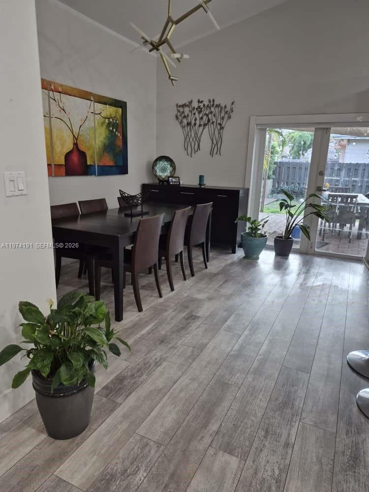 HOLLYWOOD GARDENS - Residential