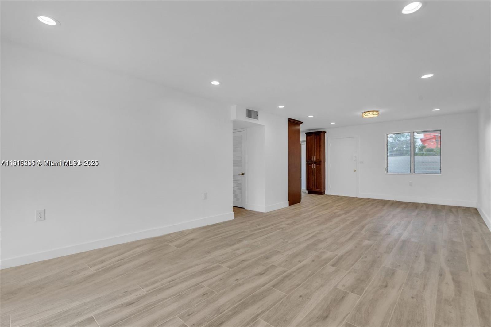 LIDO BAY - Residential Lease