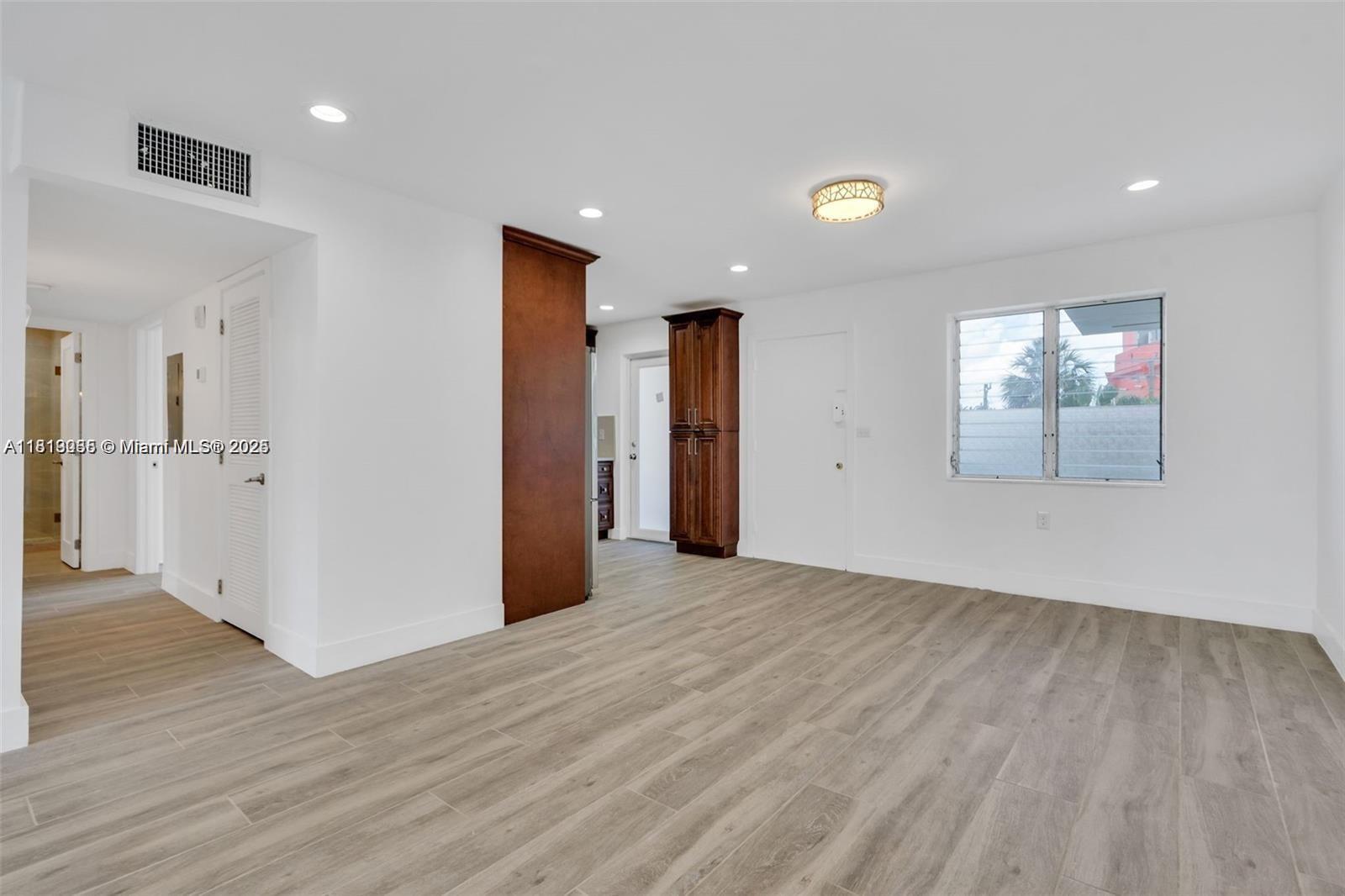 LIDO BAY - Residential Lease