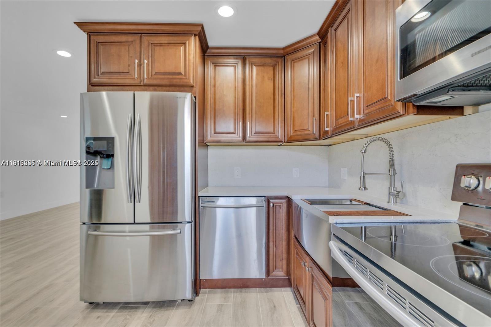 LIDO BAY - Residential Lease