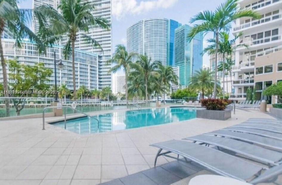 CARBONELL CONDO - Residential