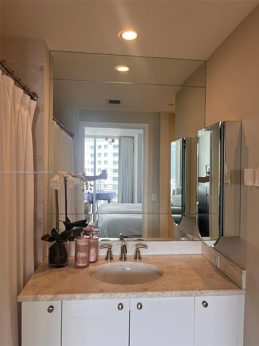 CARBONELL CONDO - Residential