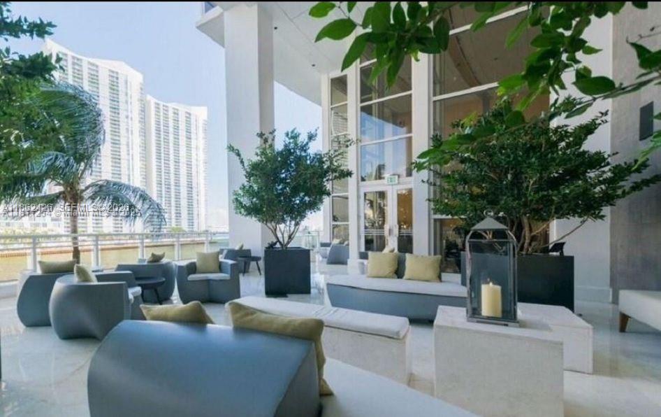 CARBONELL CONDO - Residential