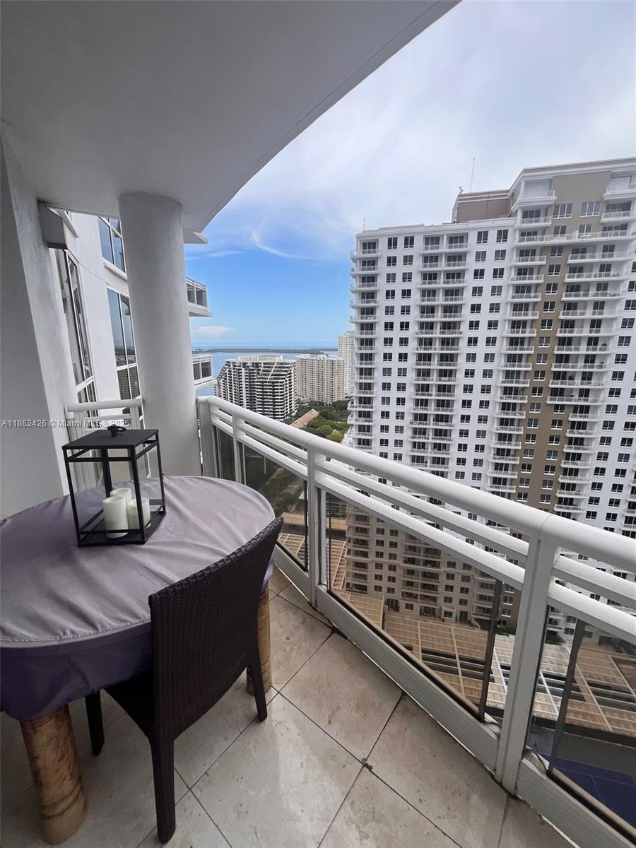 CARBONELL CONDO - Residential