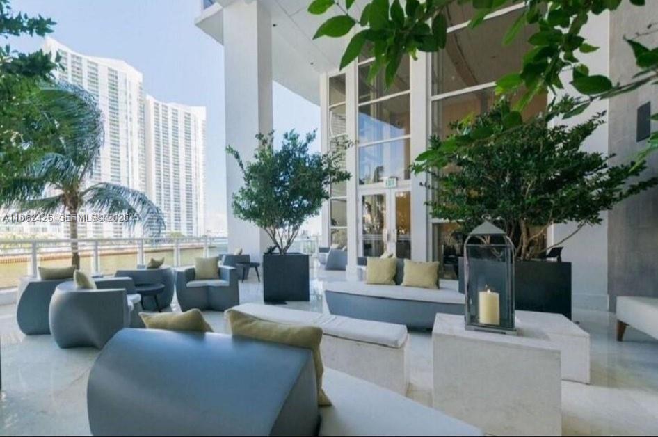 CARBONELL CONDO - Residential