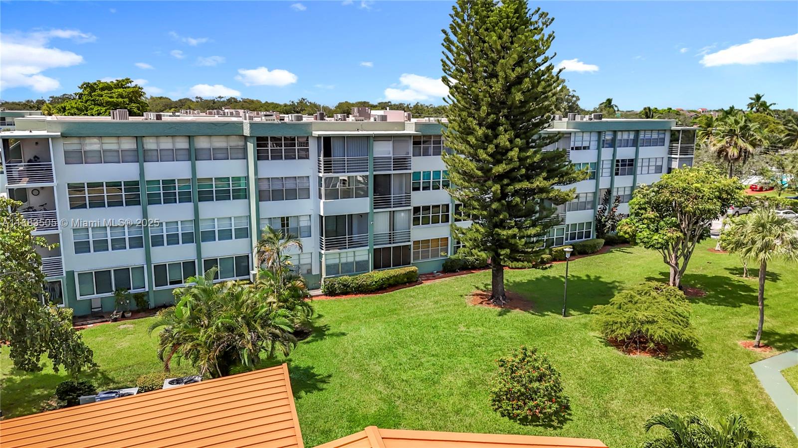 WATERGATE CONDOMINIUM NO - Residential