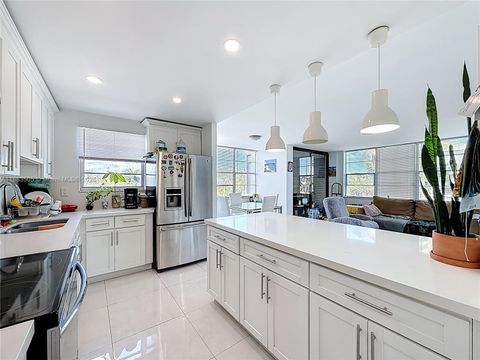 Photo of 2751 Taft St #304, Hollywood, FL 33020 (MLS # A11883505)