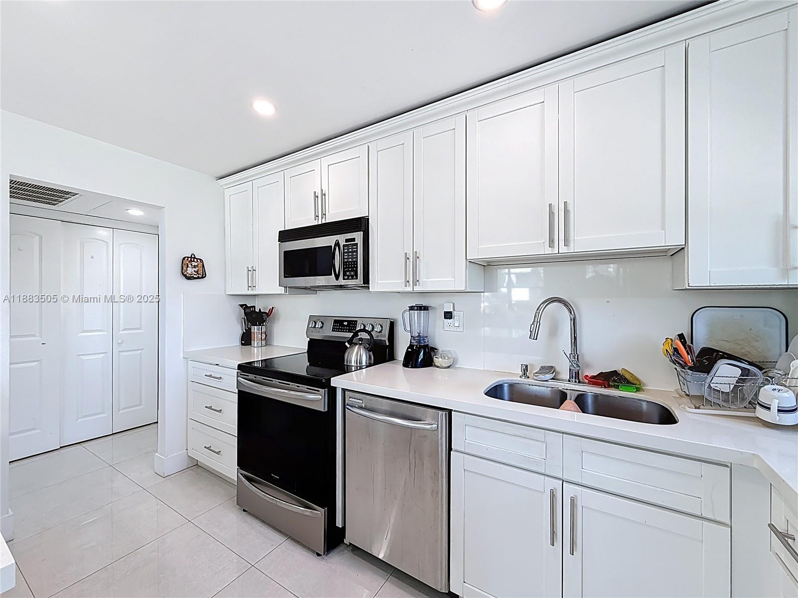 WATERGATE CONDOMINIUM NO - Residential