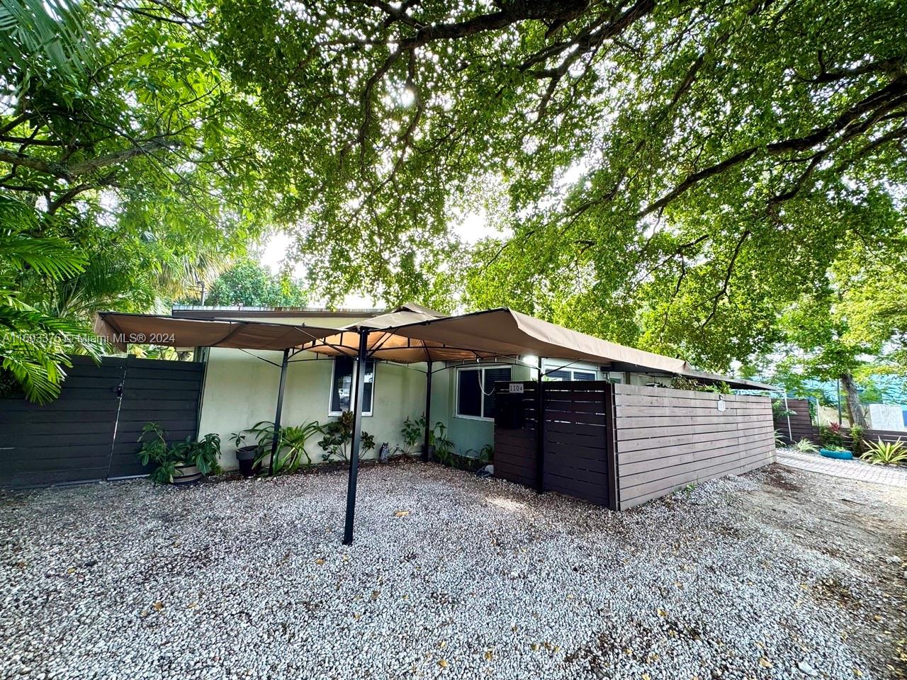 Property for Sale at 1104 Ne 13th St, Fort Lauderdale, Broward County, Florida - Bedrooms: 3 
Bathrooms: 2  - $648,000