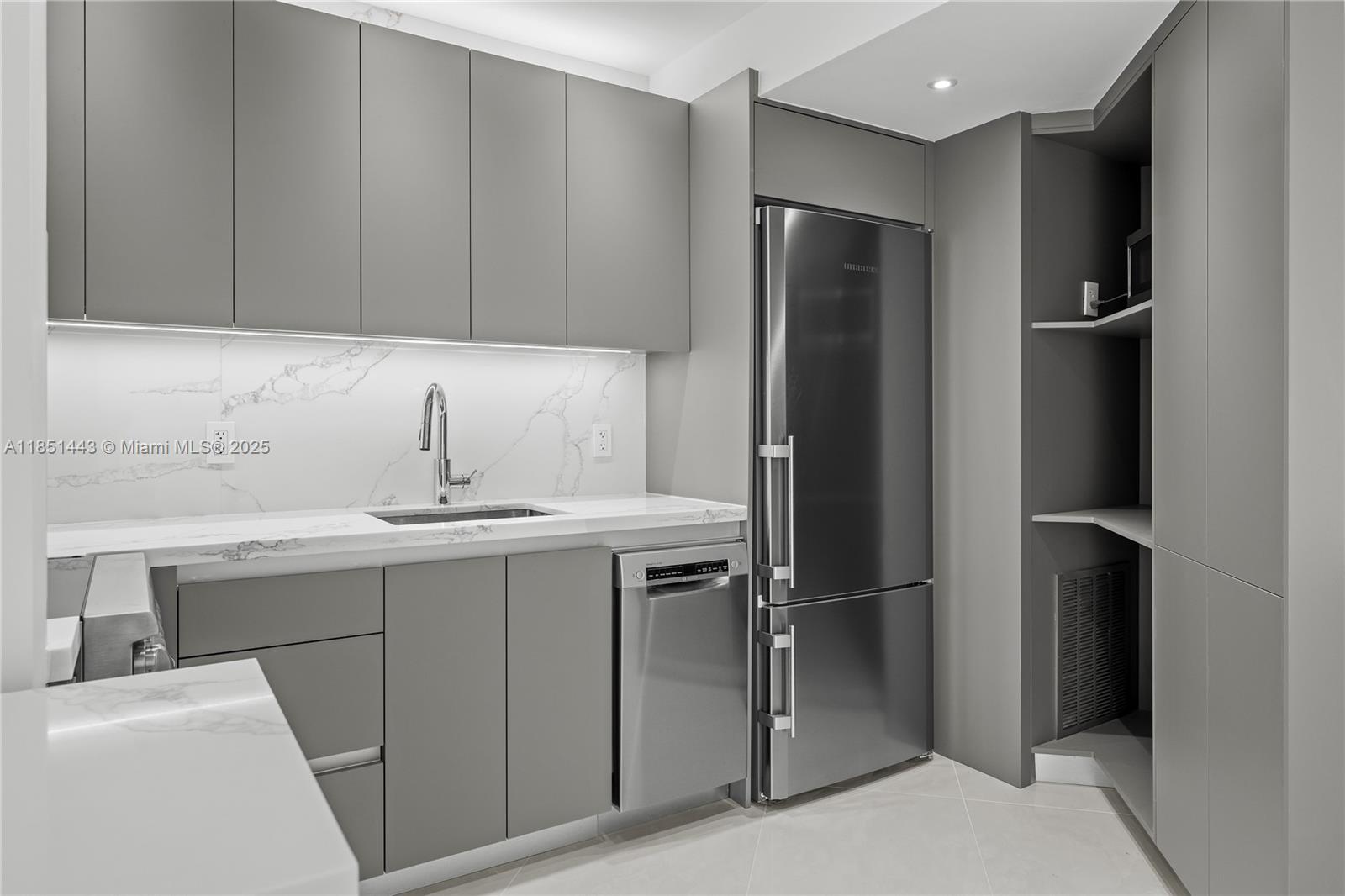 FOUR AMBASSADORS CONDO PH - Residential