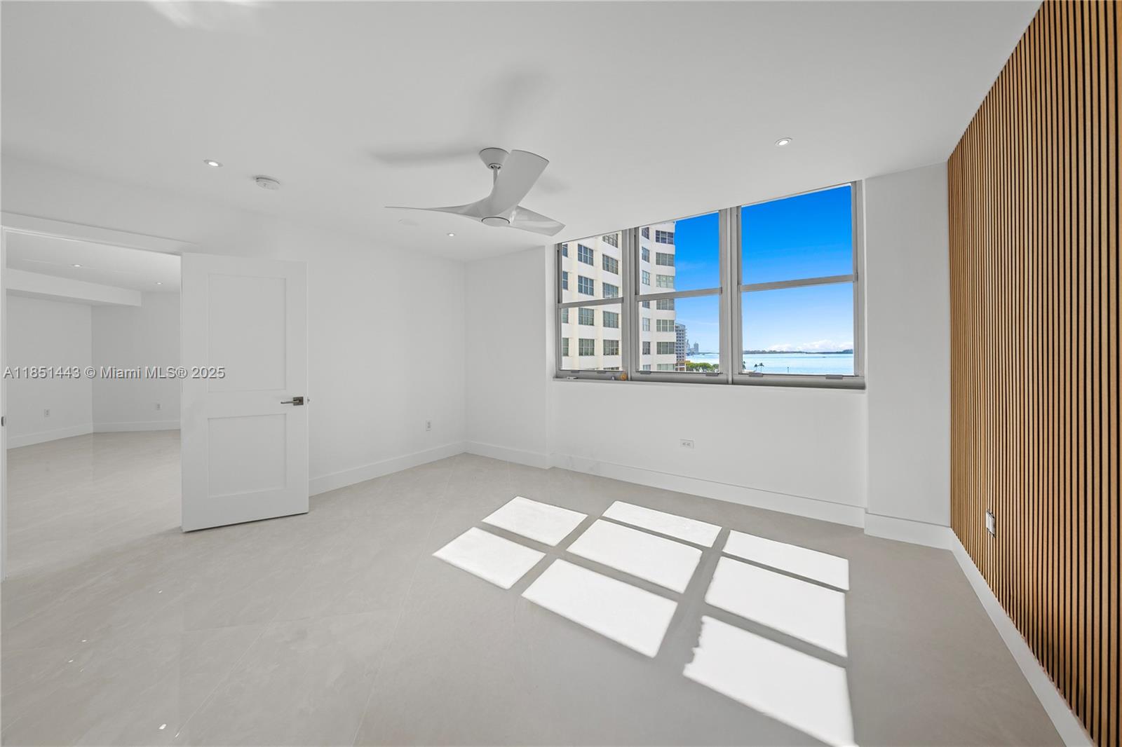 999 Brickell Bay Dr 904